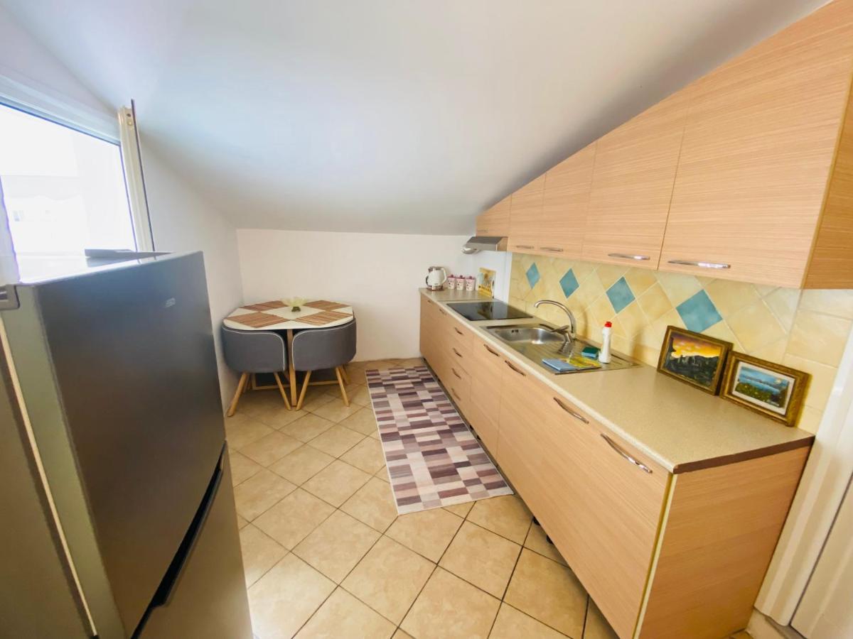 Iljazi'S Apartaments Vlorë Exterior foto