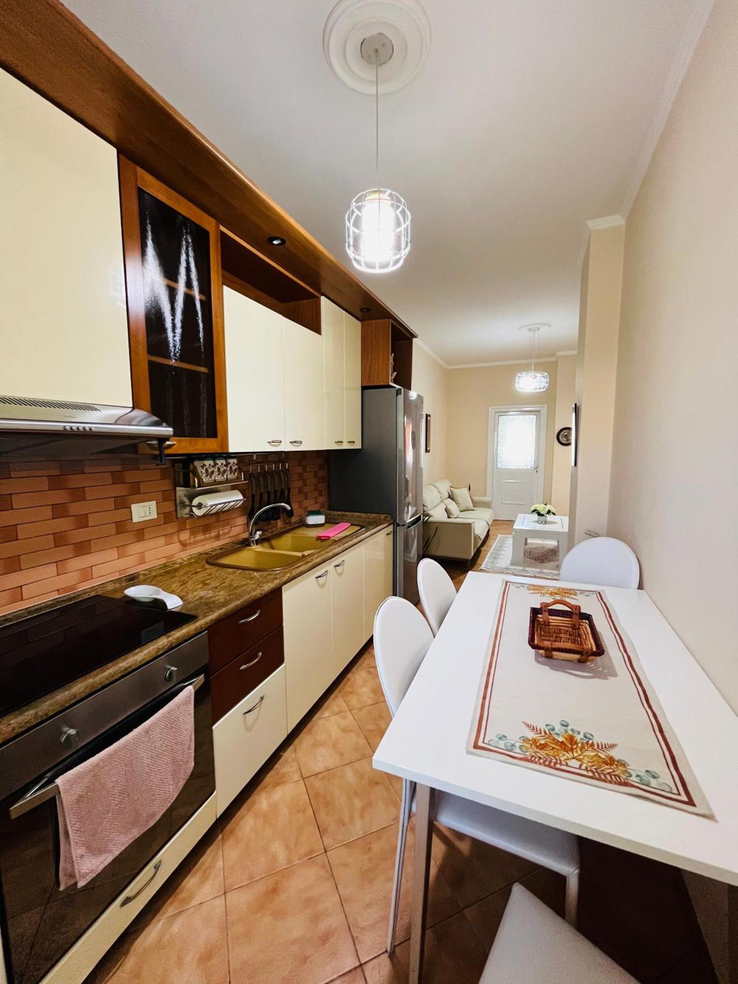 Iljazi'S Apartaments Vlorë Exterior foto