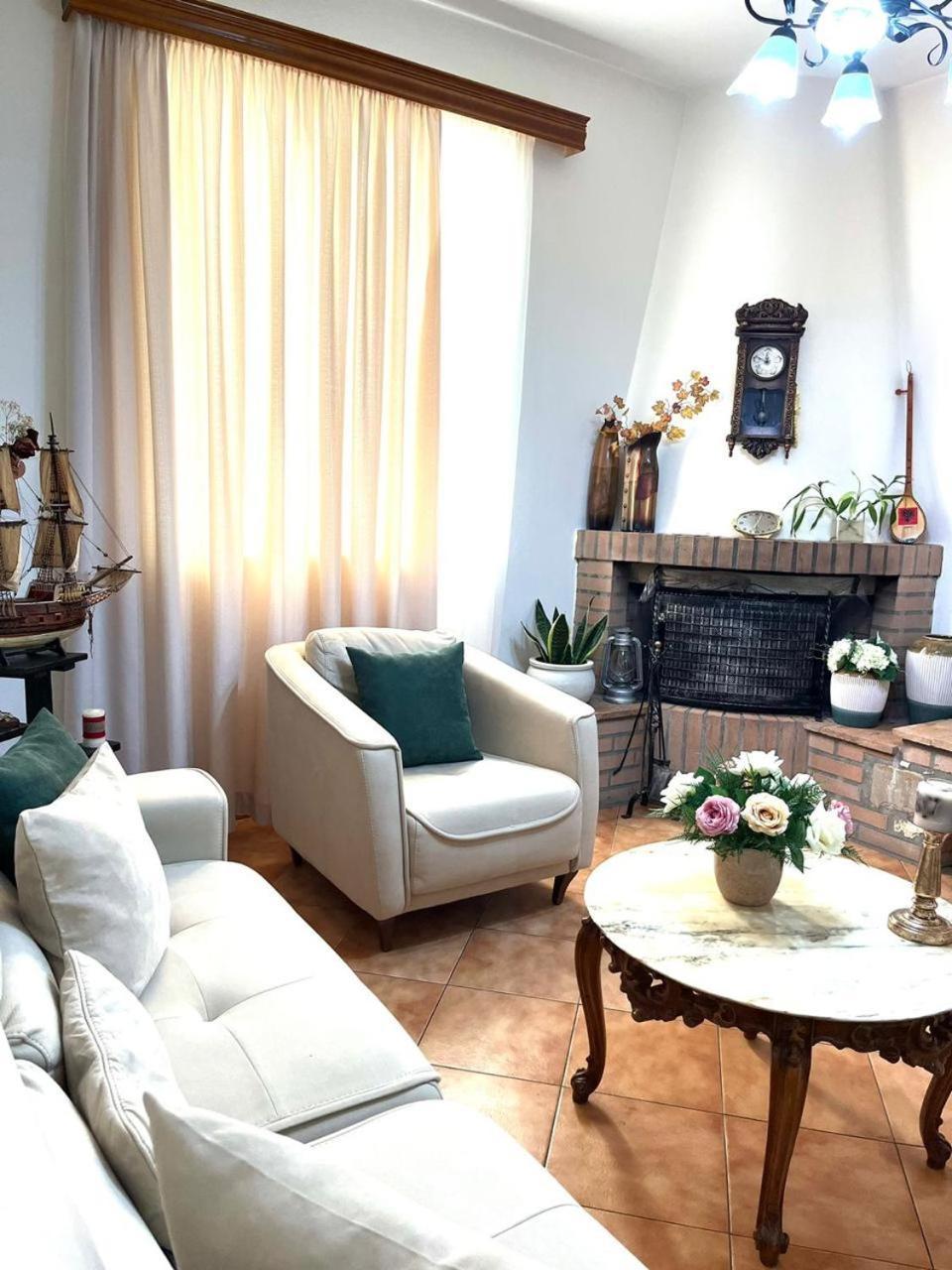 Iljazi'S Apartaments Vlorë Exterior foto